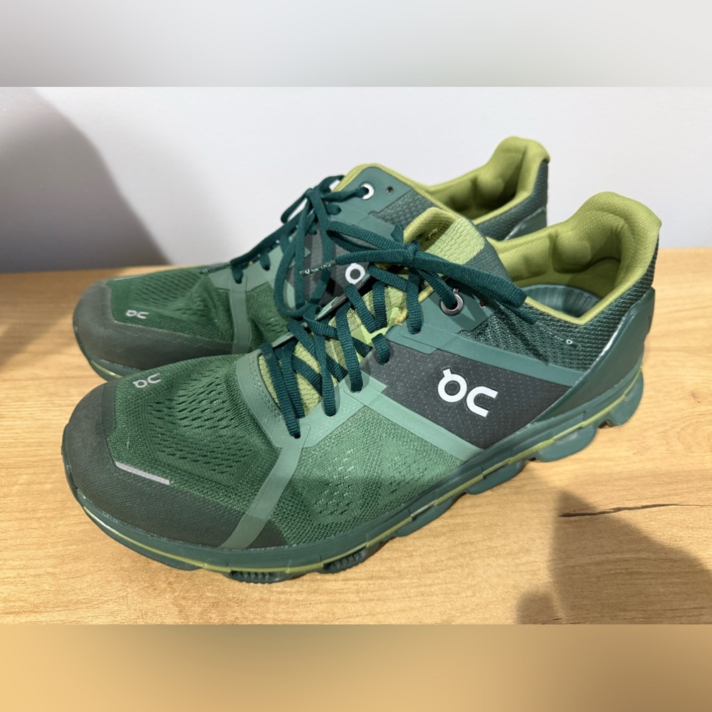 On Running Men’s Cloudace, size 10.5 Ivy / Sage On Cloud Green K
